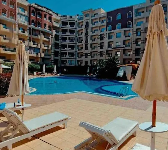 Pool View With Balcony Florenza Appartement Hurghada