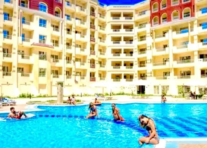 Pool View With Balcony Florenza Appartement Hurghada