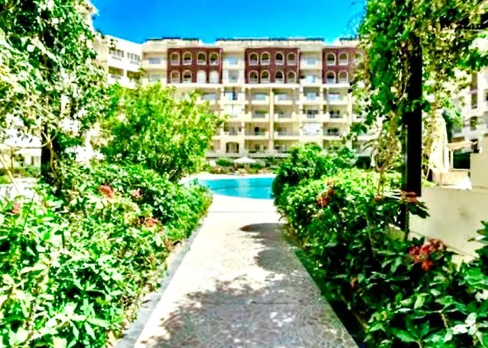 Pool View With Balcony Florenza Appartement